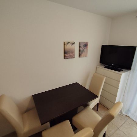 Apartments With Sea View Drvenik Makarska Riviera Экстерьер фото