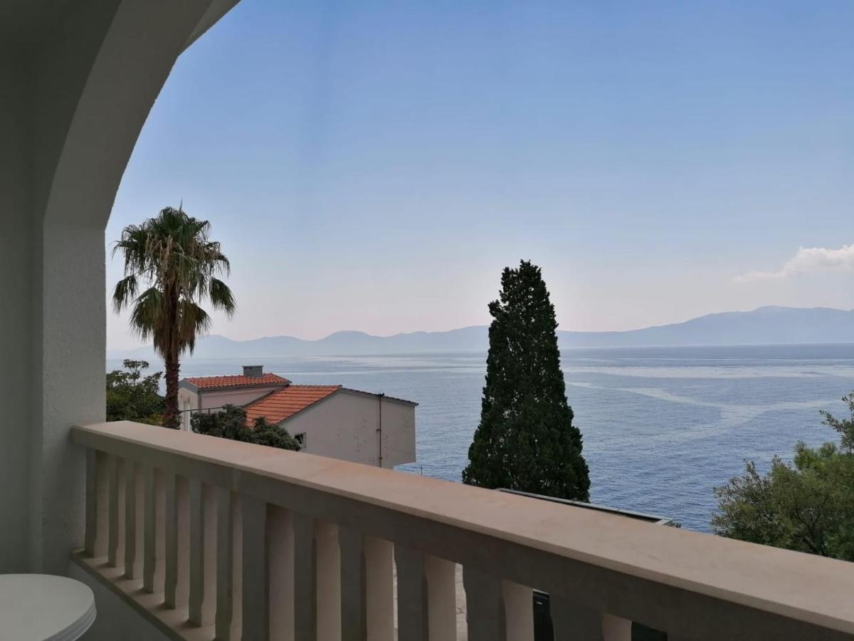 Apartments With Sea View Drvenik Makarska Riviera Экстерьер фото