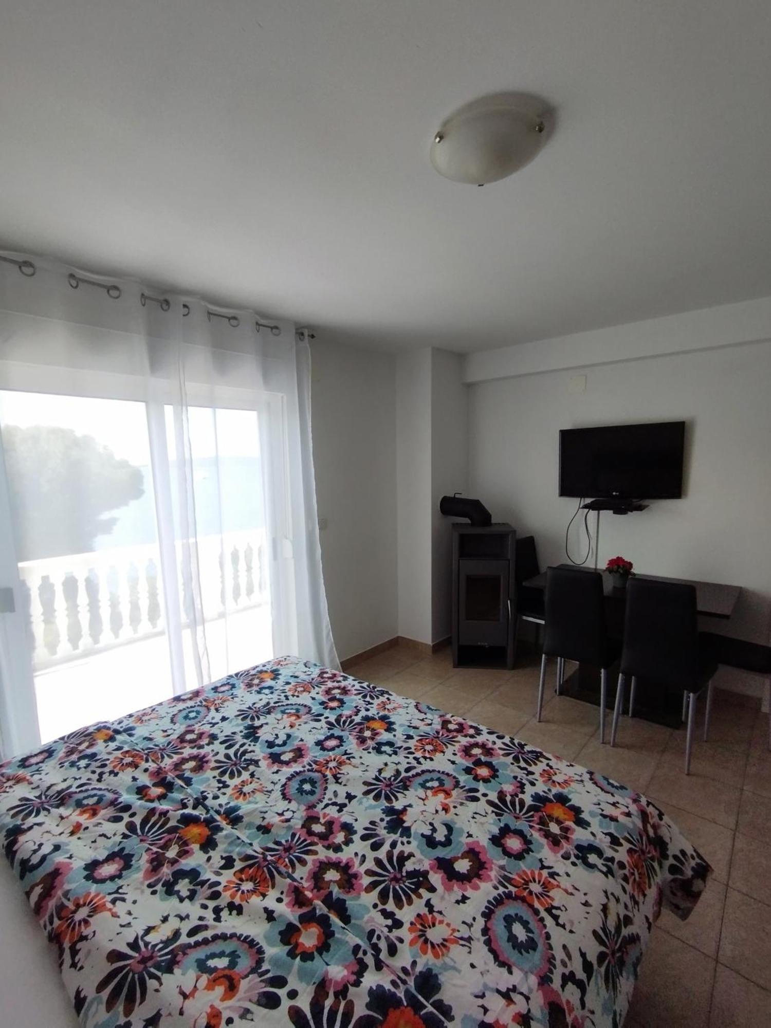 Apartments With Sea View Drvenik Makarska Riviera Экстерьер фото